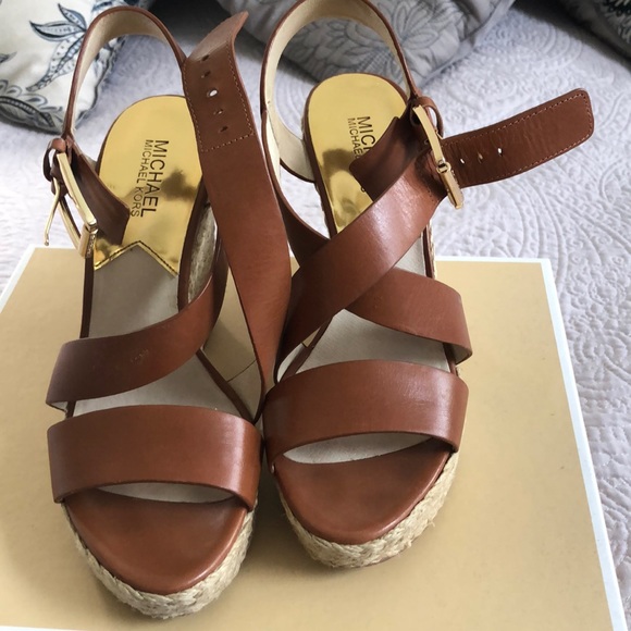 Micheal Kors wedge sandals - Picture 3 of 4